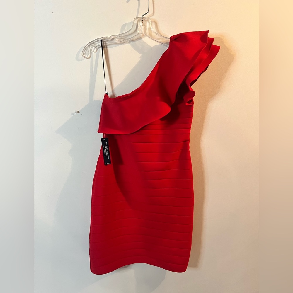 NWT Venus one shoulder fire red dress ❤️ bandage dress